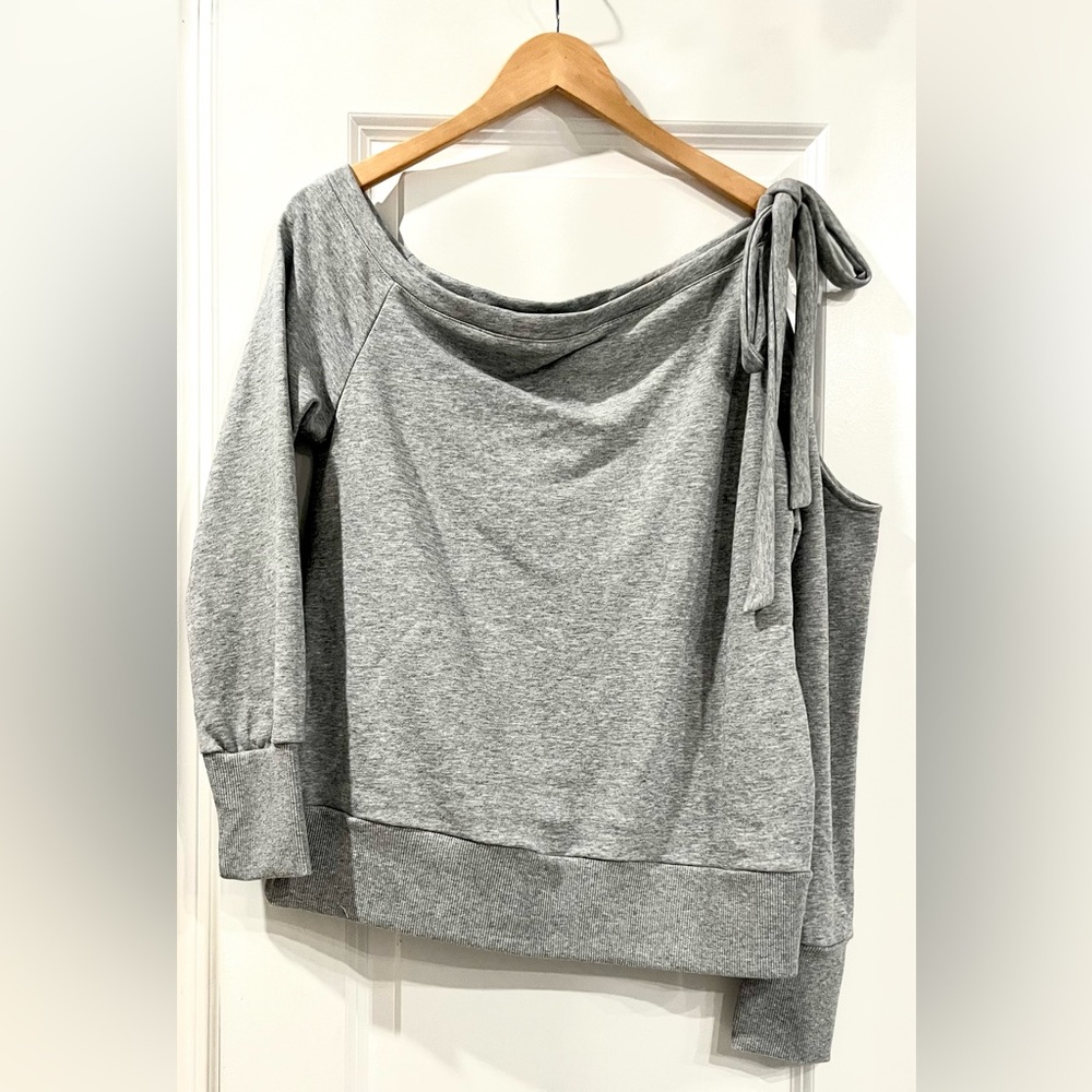 NWT Walter Baker Heather Gray Cold Off-Shoulder Sweatshirt Top
